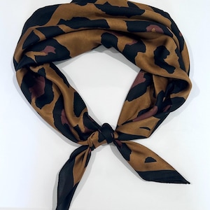Vintage Brown Leopard Tiger Print Square Scarves Satin Head Neck Scarf Silk Neckerchief Boho Bandana Hair Wraps Wrist Handbag