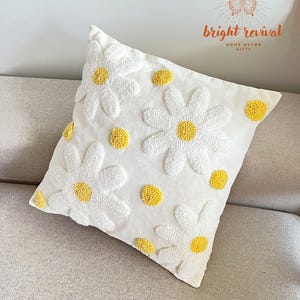 Daisy pillow, embroidered daisy throw pillow cover, floral throw pillow, white and yellow flower pillow, cute daisy, spring decor pillow