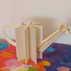 Haus Garten Dekoration Laser-Dateien SVG Cricut Glowforge Laser Cutter Gießkanne 3D Holz Skulptur Blumen Niedlich Dekor Originaldekoration