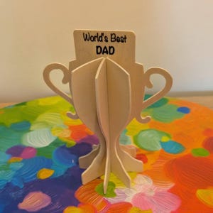 Siegertrophäe 3D Puzzle SVG Dateien Weltbester Papa Beste Mama Beste Lehrer Laser Cut Cricut Glowforge X1 Siegerschale Holz