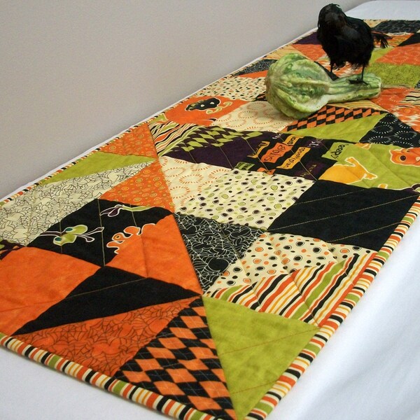 Halloween tabel Runner Monster Bash Pinwheels gewatteerde Quiltsy handgemaakte gratis VS scheepvaart