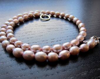 Light burgundy freshwater pearl necklace