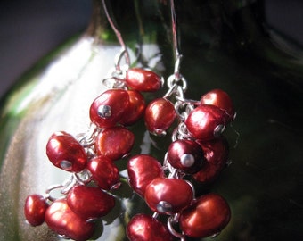 Rouge freshwater cultured pearl cluster earrings