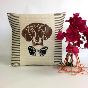 Dachshund Pillow / Pet Pillow / Dog Accent Pillow / Gift for Dog Owner / Birthday Gift Idea