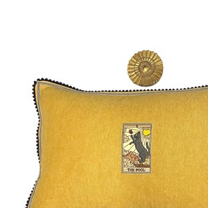 Almohada de lino con la carta del Tarot del Gato Negro - La almohada del Gato Loco