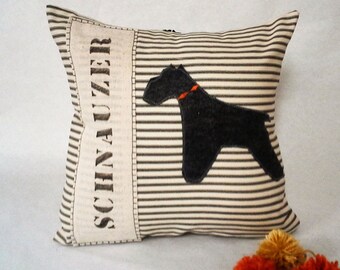 Felt Schnauzer Pillow Cover: Eco-Friendly Dog Silhouette Cushion