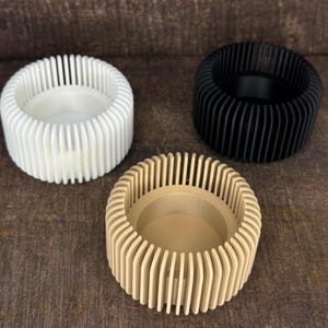 Modern candle and tealight holder in ribbed design