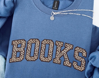 Books Graphic Sweatshirt Women Reading Crewneck Leopard Print Gift For Mom
