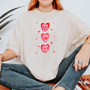 Camiseta divertida con cara de corazón, camiseta retro con expresión de dibujos animados, camiseta con caras rojas y rosas inspirada en los 90, camiseta gráfica unisex de estilo vintage, regalo divertido