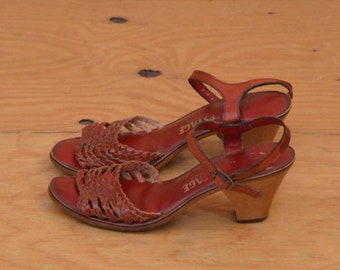 Vintage 70's Red Leather Strappy Peep Toe Sandal SZ 6