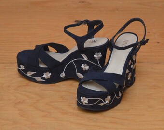 Vintage 90's Platforms Navy With Cream Embroidered Flowers Wedge Heels Peep Toe Size 8.5