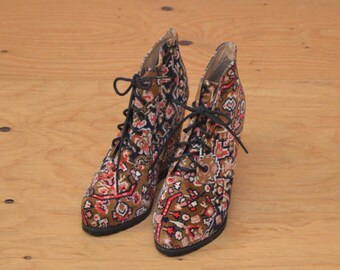 Vintage 90's Aztec Velvet Lace Up High Heel Wedge Booties SZ 9