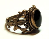 Antique Onyx Ring Fleur de Lis Ring GOTHIC ring Romantic ring Size 5.5, Ring