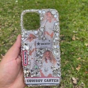 iPhone 12 13 14 15 16 Pro Max、Samsung Galaxy S24 S23 S22、Google Pixel用シルバーカウボーイスマホケース