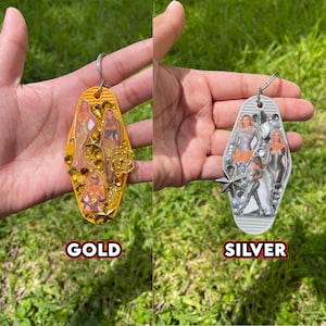 Silver or Gold Renaissance Retro Junk Hotel / Motel Keychain