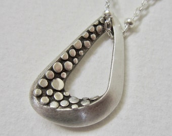 Silver Infinity Pendant / Circular pendant / Everyday jewelry / Layering Necklace / Handcrafted Jewelry