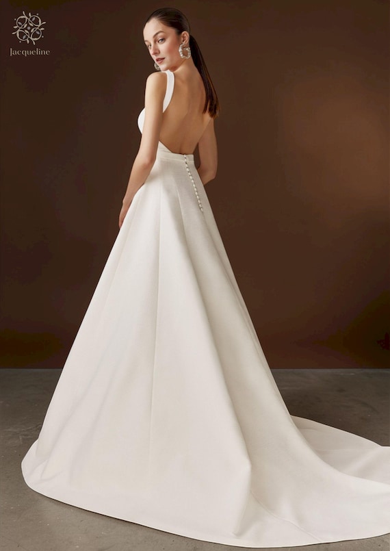 a line wedding dress with keyhole back CALIX | A-line wedding dress with halter neck