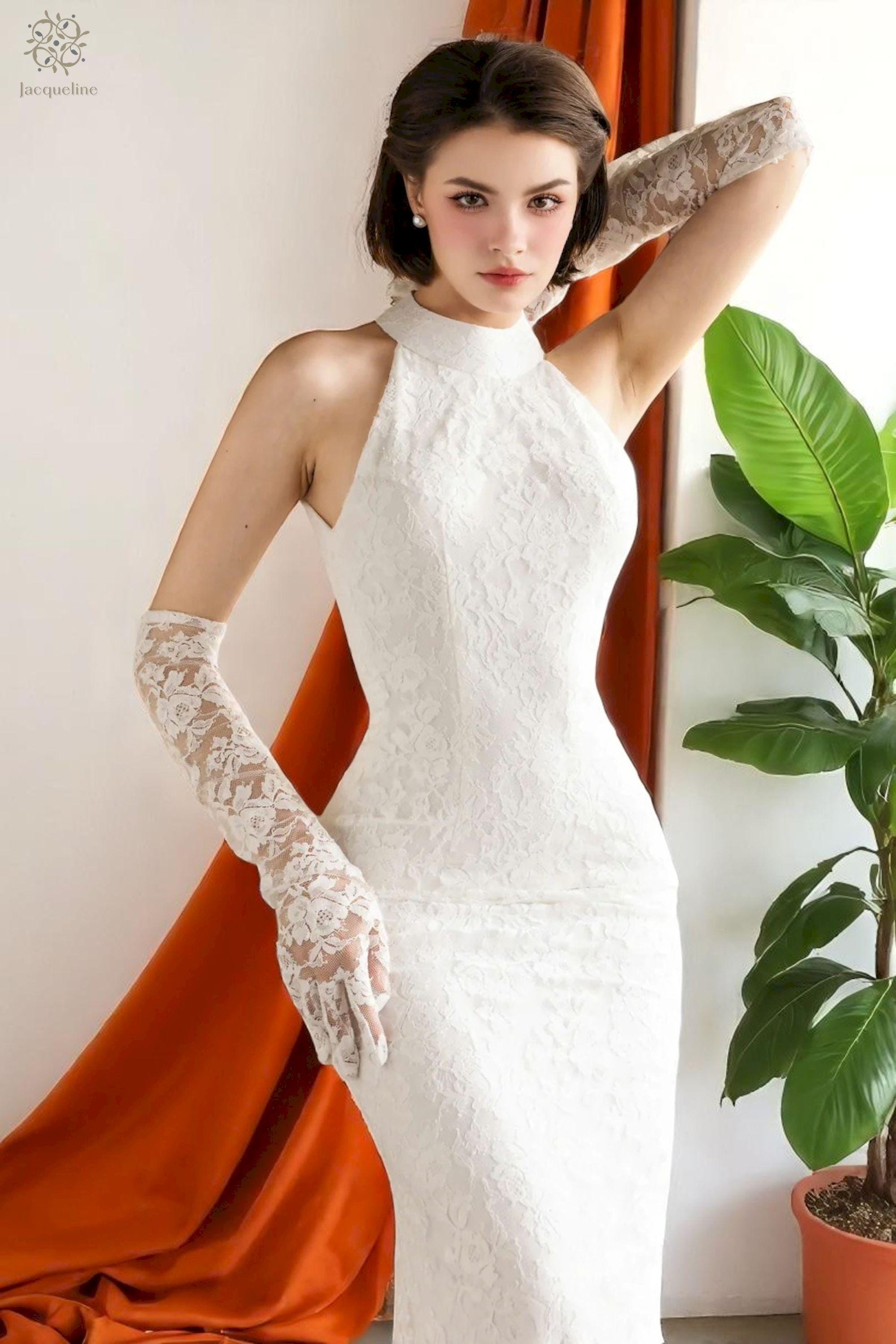 Vintage Halter Neck Lace Wedding Dress: Boho Bridal Gown