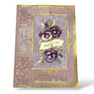 Tarjeta de felicitación antigua en relieve de 19 x 14 cm – Impresa en Alemania – Pensamientos y dorado – Cinta, encaje troquelado – c. 1905-1925