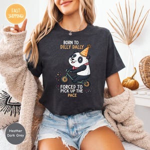 Camisetas de panda, camiseta de animales, panda en bicicleta, camiseta divertida de panda, cumpleaños de panda, camiseta gráfica adorable, camisetas de panda de dibujos animados