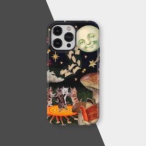 Puede incluir: Funda de teléfono negra con una ilustración fantástica. El diseño incluye una luna sonriente, estrellas, gatos bailando, conejos y una seta. También se ve un paquete de semillas "Spring Song". La funda tiene un acabado brillante.