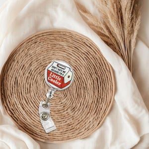 Bobine de badge Little Cooler - Porte-carte d'identité rétro amusant pour infirmière, enseignant, personnel, Clip de citation Ne me détestez pas, joli cadeau rétractable pour badge de travail