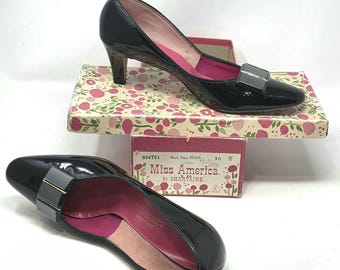 Miss America Smartaire VTG 60s Mod Black Patent Pumps Shiny Diana Box Size 10 AA