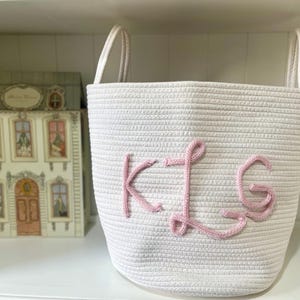 Personalisierter Babyparty-Geschenkkorb, Seil-Baumwollbaby-Geschenkkorb, Baby-Geschenkkorb, Spielzeugkorb, Neugeborenen Geschenk, Baby-Namensgeschenk, Osternest