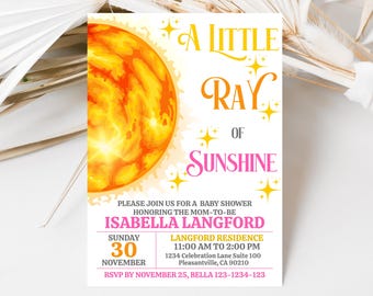 Op de afbeelding: Een uitnodiging voor een babyshower met een zonnegrafiek en de tekst "A Little Ray of Sunshine". De uitnodiging bevat de naam van de aanstaande moeder, datum, tijd en locatie. Het ontwerp heeft gele, oranje en roze kleuren.