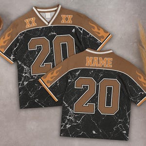 Camiseta de fútbol personalizada: nombre y número personalizados / Camiseta natural para conciertos y días de juego / Regalo único para él o ella.