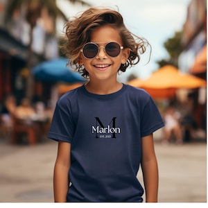 Geburtstagsgeschenk Kind, T-shirt mit Name, Geburtsjahr shirt, personalisiertes Kindershirt, Initialen Shirt Baby, Geschenkidee, Cool Kids