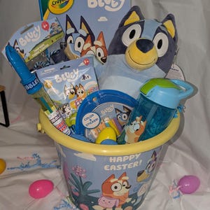 Deluxe Bluey paasmandje voor kinderen