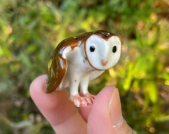 Tiny Ceramic Owl Figurine – Hand Painted Woodland Pottery Animal, Miniature Collectible Sculpture, Rustic Cottagecore Decor Gift
