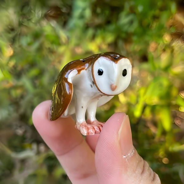 Tiny Ceramic Barn Owl Figurine – Hand Painted Woodland Pottery Animal, Miniature Collectible Sculpture, Rustic Cottagecore Decor Gift