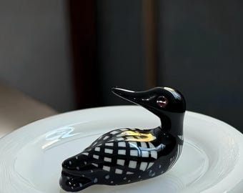 Mergulhão de cerâmica artesanal – Estatueta de pássaro em cerâmica preta e branca, miniatura colecionável de animais selvagens.