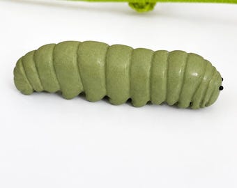 Mini Zisha Caterpillar Figurine – Green Larva Tea Pet Desk Decor