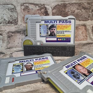 Multipass pour porte-cartes de visite cosplay imprimé en 3D et peint à la main Avec réplique de carte d'identité en plastique Pour fan, accessoire de film The Fifth Element