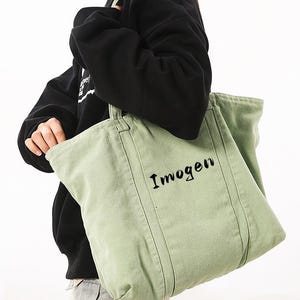 Bestickte Canvas Tasche: Große Tasche für Pendler