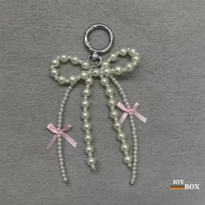 Elegant Pearl Bow Keychain, Handmade Beaded Keyring, Cute Ribbon Charm, Girly Bag Accessory, Aesthetic Gift for Women & Girls