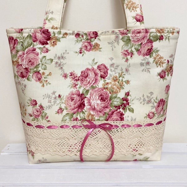 Bolso de rosas rosas, Tote, Cottage Rose, Bolso de tela, Shabby n Chic, Romántico, Encaje y cinta, Broche magnético, 11"x14", EE.UU.