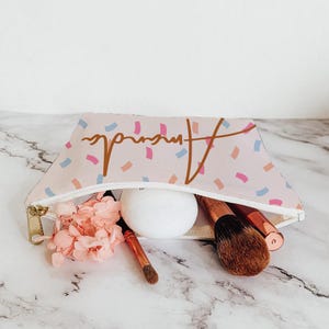 Custom Name Cosmetic Bag Personalized Makeup Bag Bridesmaid Toiletry Bag Bridal Party Gift Bachelorette Bridesmaid Custom Makeup Pouch Gift