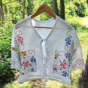 Tablecloth blouse, tablecloth top, tie front, embroidered blouse, upcycled vintage linen, sustainable clothes, slow fashion, XS-S