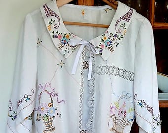 S-M Embroidered Pastel Flowers Blouse, Vintage Linens Tie Front Blouse, Floral Jacket
