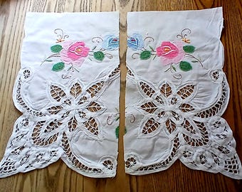Battenburg lace and appliqued flowers vintage embroidery large fabric blocks