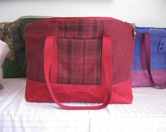Bolso tote de lana color vino, maletín a cuadros, lana reciclada y lona encerada