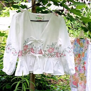 S-M Red roses upcycled vintage linen top, tablecloth top, tablecloth blouse, tie front, embroidered blouse, sustainable, slow fashion