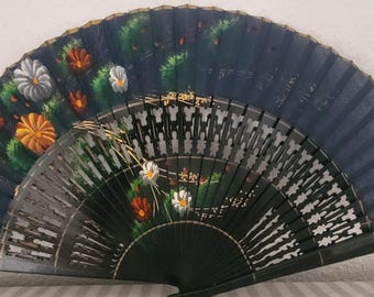 Vintage Spanish Hand Fan 1970s-80s, Hand-Painted Floral Wood and Fabric Abanico, Excellent Condition, Authentic Spanish Craftsmanship