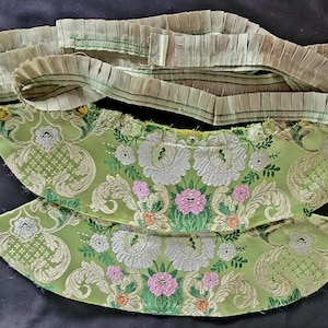 Traditional Valencian Costume Elements: Jacquard Silk Collar Parts & Pleated Ribbon
