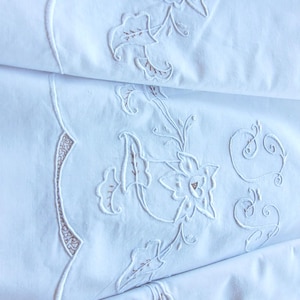 Sábana y funda de almohada larga españolas vintage de los años 60 | Manola "Calidad Dorado" | 100% algodón premium | Elegante bordado blanco con monograma JH