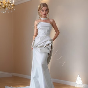 Vestido de noiva de cetim sem alças – Vestido de noiva moderno e escultural com detalhe de saia drapeada, silhueta minimalista, visual elegante de alta costura